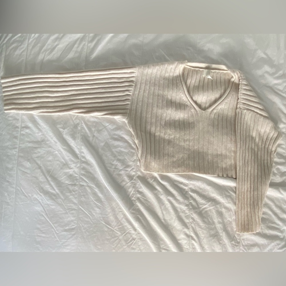 Cropped ribbed sweater